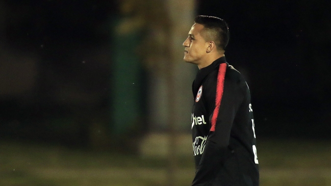 The Sun: Jugar por Chile sirve como descanso del tormento que Alexis vive en Manchester