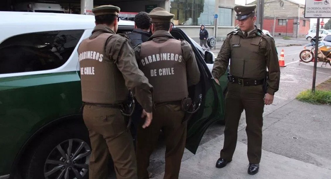 Sujetos con máscaras de payasos y armados asaltaron a camionero en Temuco