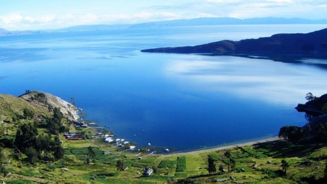 Armada de Bolivia encontró un cadáver en el lago Titicaca tras naufragio