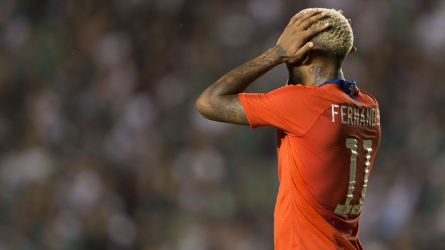 Junior Fernandes fue blanco de críticas en redes sociales por su desempeño ante México