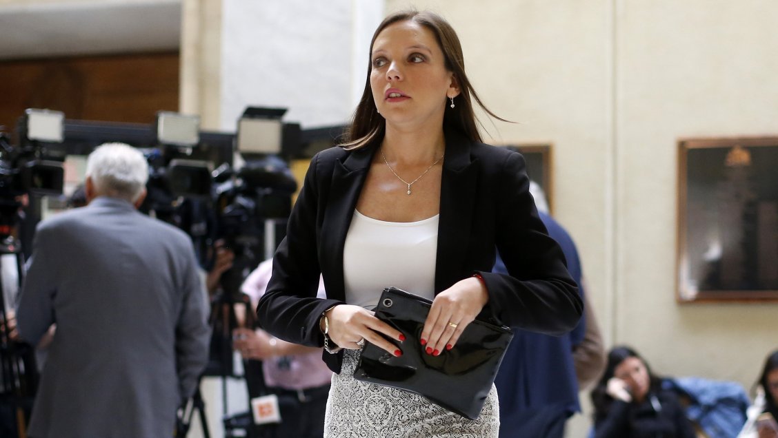 Diputada Flores insiste en acusaciones y alude a 