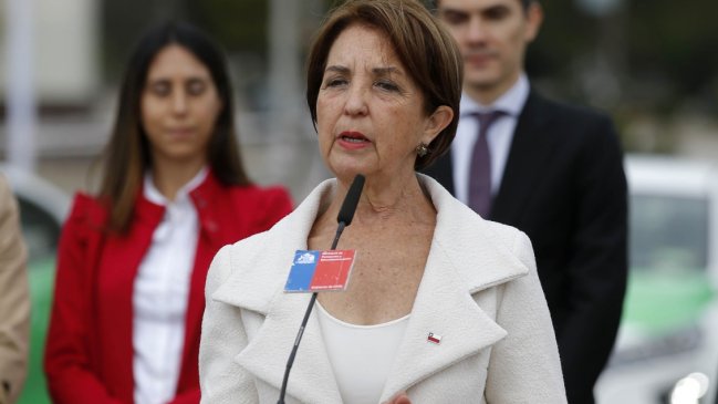 Ministra de Transportes: Tenemos más de 300 buses vandalizados durante huelga de Subus