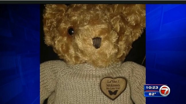 EEUU: Mujer pide que le devuelvan oso de peluche que contenía cenizas de su hija