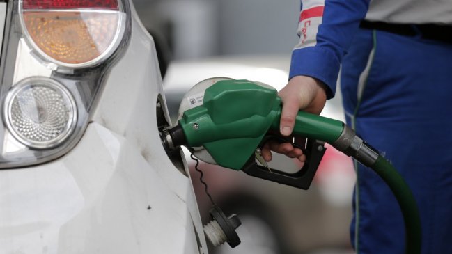 Por octava semana consecutiva bencinas suben sus precios