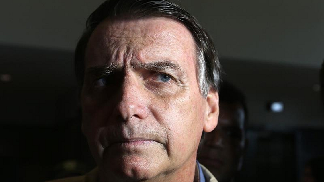 PT pidió investigar la campaña de Bolsonaro por difusión de noticias falsas