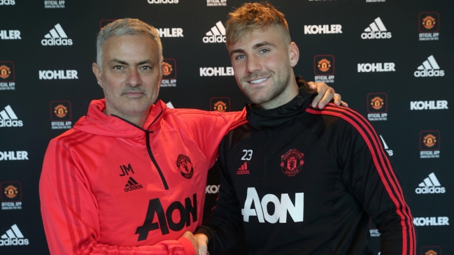 Luke Shaw firmó nuevo contrato con Manchester United hasta el 2023