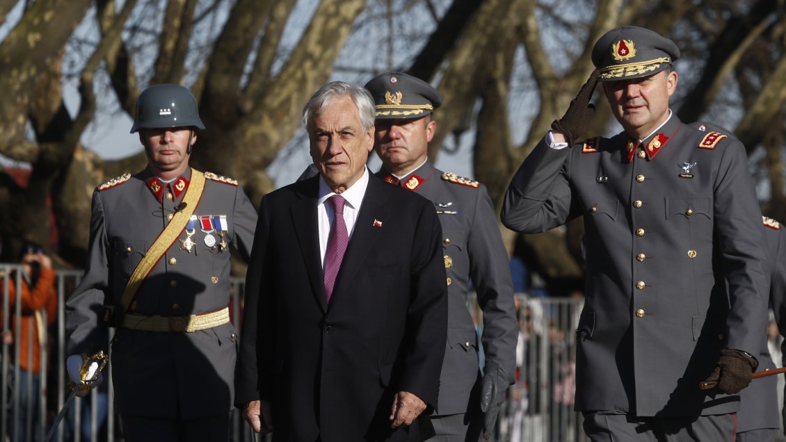 Presidente Piñera aseguró que miran con atención lo que ocurre en el Ejército