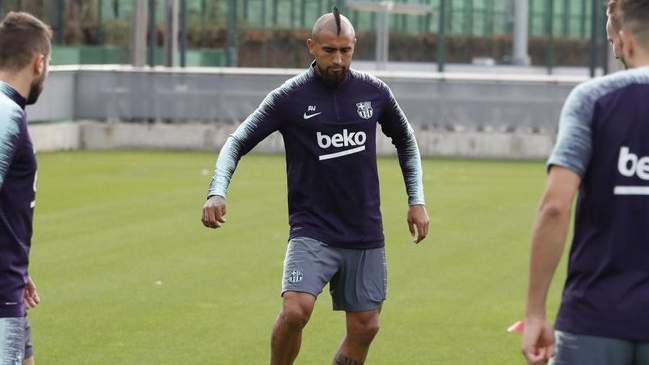 Arturo Vidal regresó a las prácticas de FC Barcelona tras gira con la selección chilena
