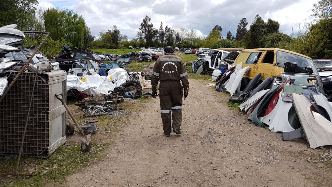 Descubren desarmaduría clandestina: Carabineros detectó tres autos robados