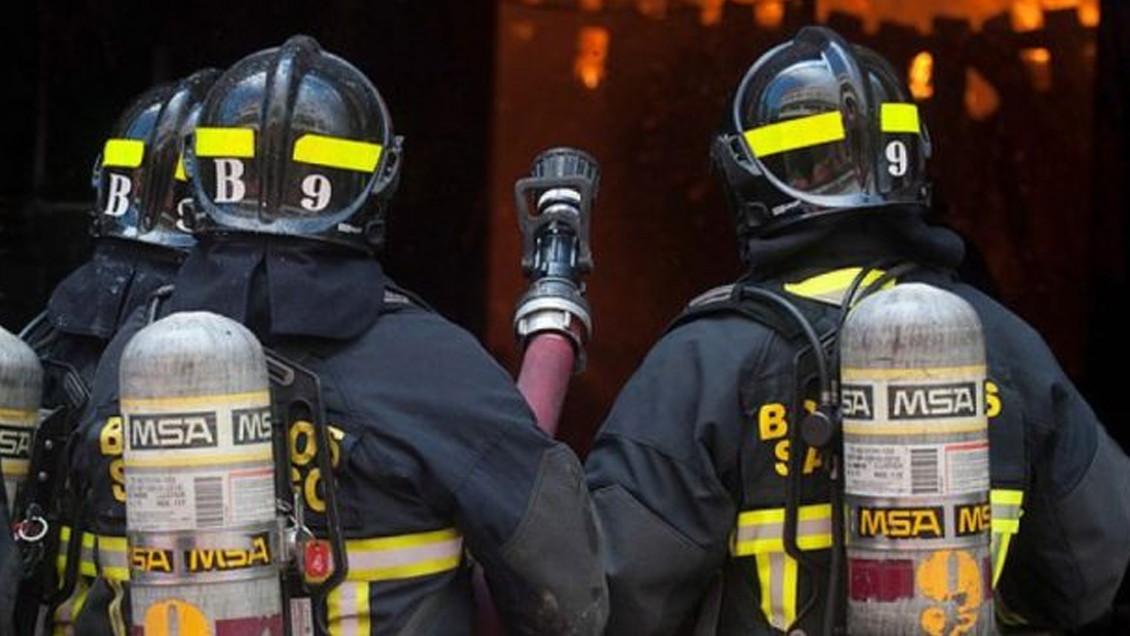 Incendio de pastizales en Quinta Normal moviliza a Bomberos