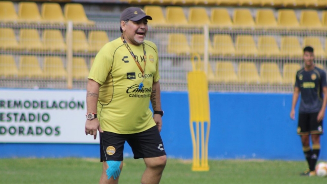 Médico confirmó severa artrosis de Diego Maradona: Necesita prótesis en sus rodillas