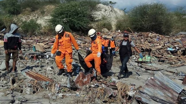 Al menos 70 niños continúan desaparecidos tras terremoto y tsunami en Indonesia