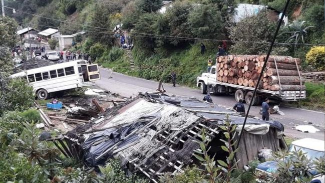 México: 11 peregrinos murieron en accidente en Michoacán