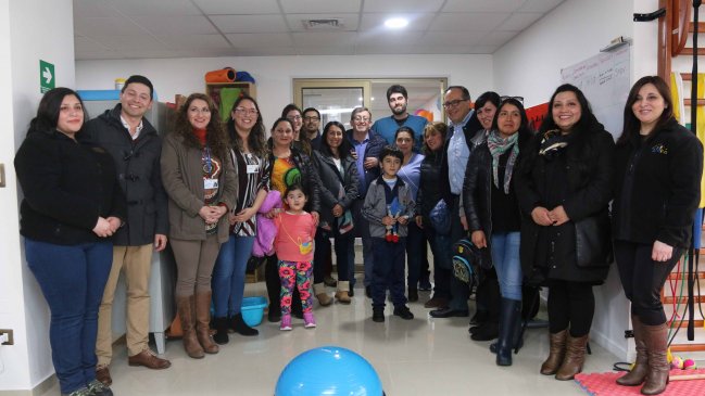 Programa multidisciplinario ayuda a niños autistas en Puerto Montt