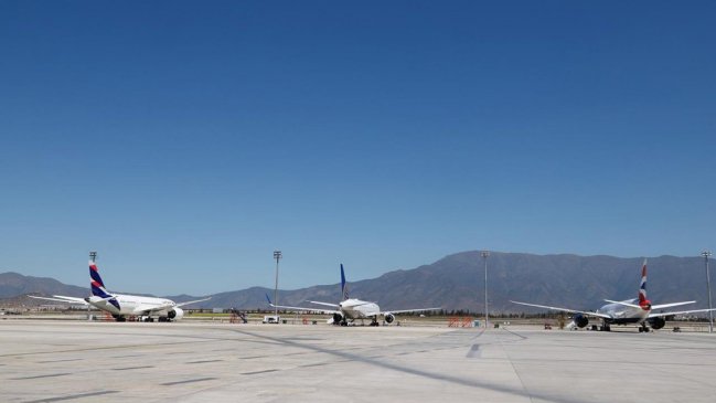 Entregan 14 obras menores de ampliación del Aeropuerto de Santiago