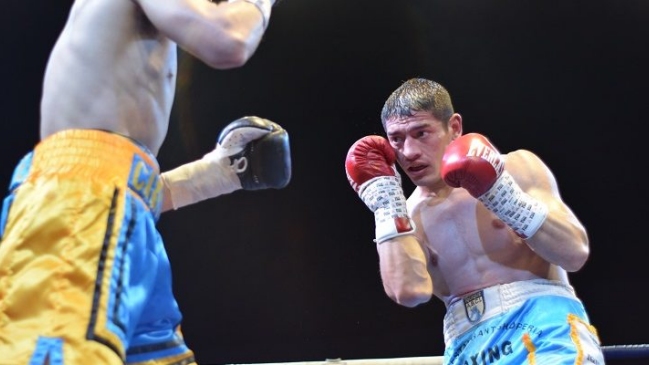 Cristián Olivares superó a Patricio Carrión y se quedó con el título nacional de peso liviano