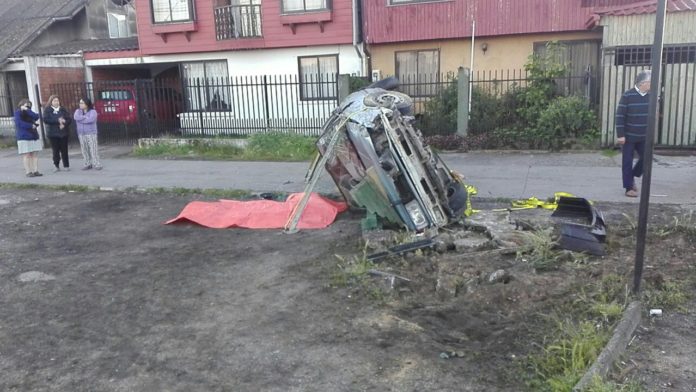 Conductor falleció tras volcar su vehículo en Coronel