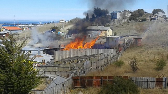 Incendio afectó a una vivienda en las cercanías de Punta Arenas