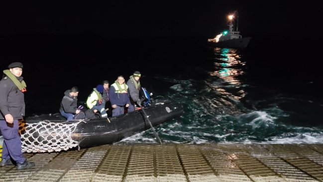 Magallanes: Paciente debió viajar 10 horas en lancha de la Armada para ingresar a un hospital