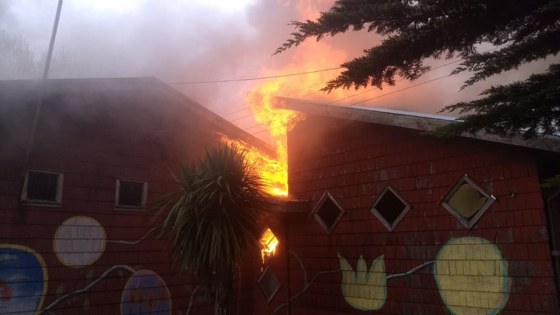 Incendio afectó a la Casa de Artes y Oficios de Ancud
