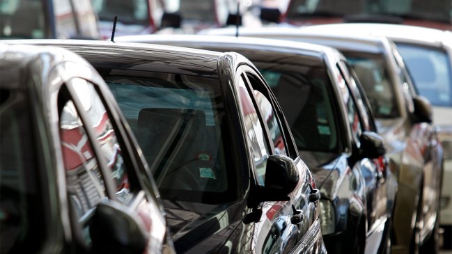 Vitacura instala GPS con cortacorriente a autos de sus vecinos