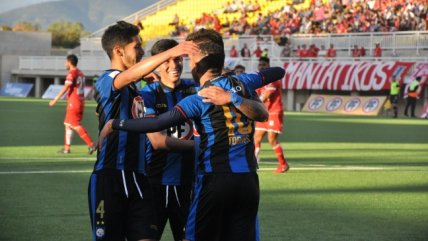 Huachipato sumó su quinta victoria consecutiva ante una U. La Calera que se desplomó