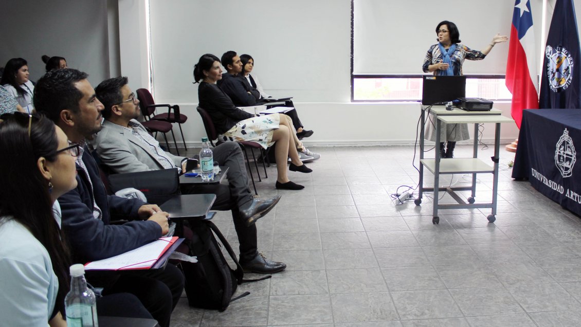 Iquique: Capacitan a educadores del Sename