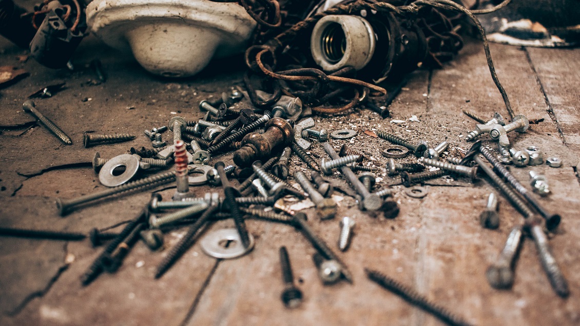 Extraen más de 120 clavos del estómago de un hombre en Etiopía