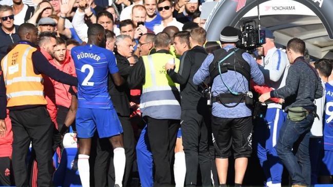 Asistente de Chelsea fue acusado de conducta inapropiada por incidente con Mourinho