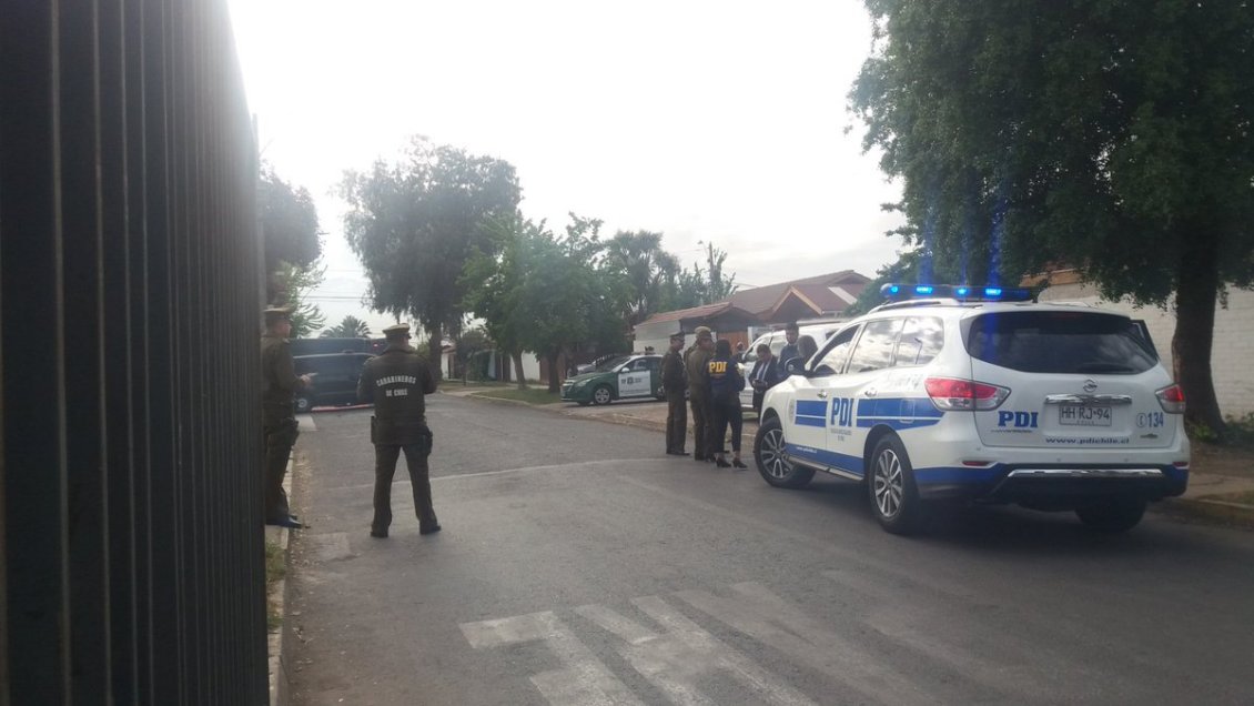 Enigmático cuaderno fue hallado cerca de cuerpo colgado en Maipú