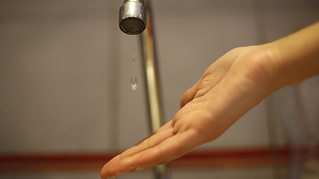 Ñuble: Falta de presión de agua mantiene a 135 familias sin poder habitar sus casas