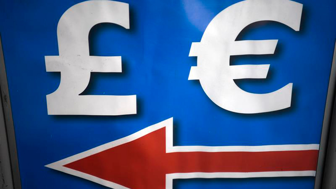 May contempla alargar la transición del brexit para desbloquear el diálogo