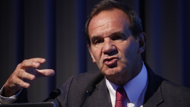 Allamand: Reglamentación de los pasajes en el Ejército proviene de los años 80