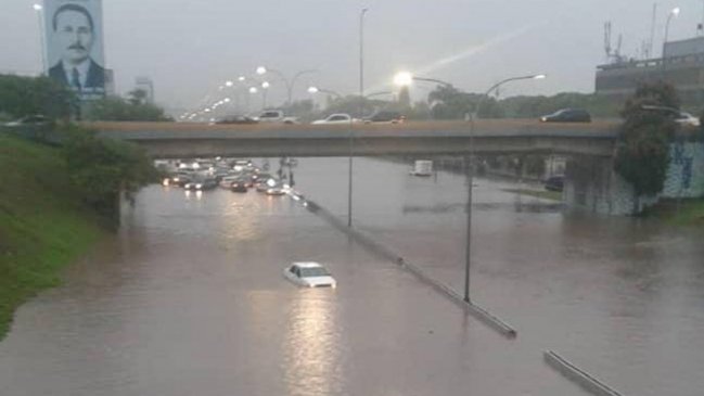 Intensas lluvias dejan al menos 100 viviendas afectadas en Caracas