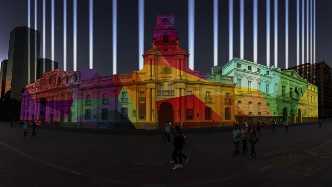 Fiesta de la luz iluminará edificios emblemáticos de Santiago