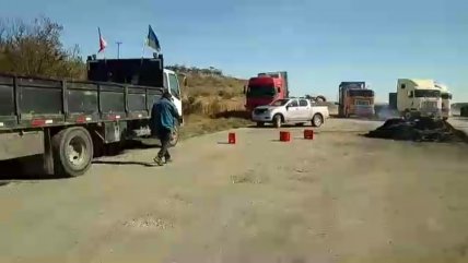  Así se vive el paro de camioneros en Magallanes 
