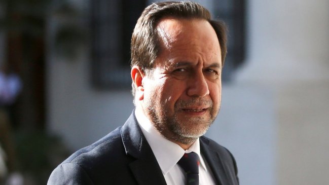 Fraude en Carabineros: PC pidió renuncia de Ramiro Mendoza a consejo asesor