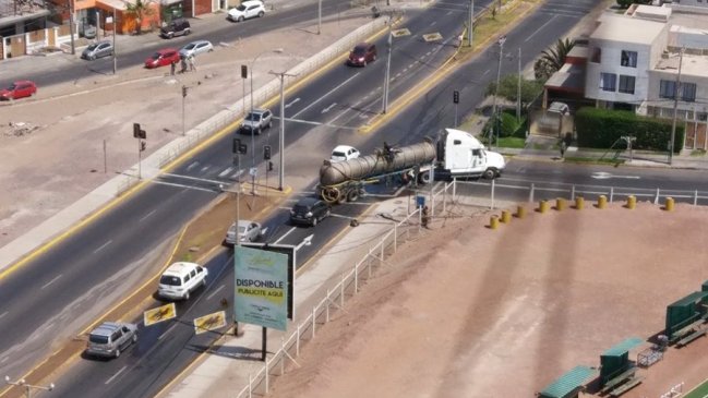 Accidente de tránsito mantiene a más de mil clientes sin luz en Iquique