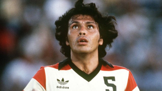 Las mejores jugadas del cumpleañero Elías Figueroa