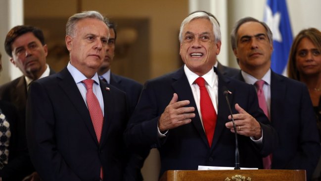 Aborto: Presentan recurso de protección contra Presidente Piñera y ministro Santelices