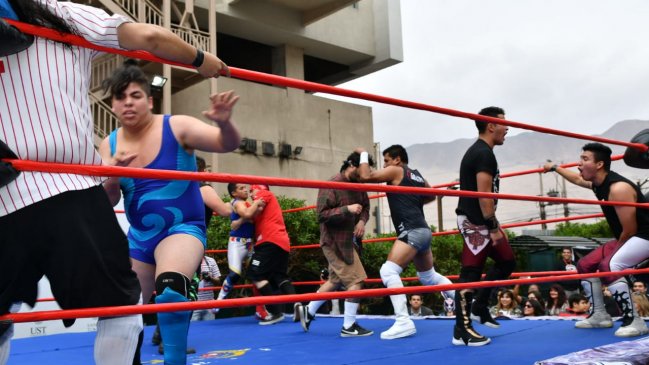 Luchadores de todo Chile dieron vida a la Copa Tierra de Campeones en Iquique