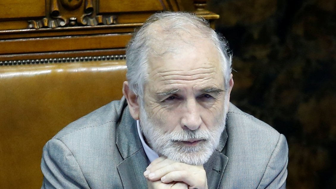 Senado comprará tres ascensores y destinará más de 400 millones para su canal de TV