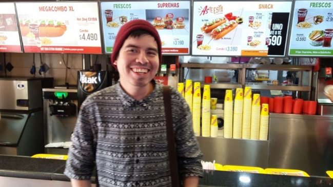 Municipio no llegó a comparendo con joven multado por comprar completo en la calle