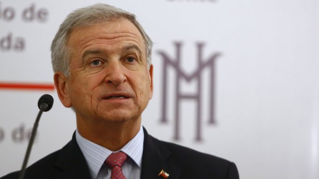 Reforma previsional: Hacienda no descarta doble comisión en cotización extra