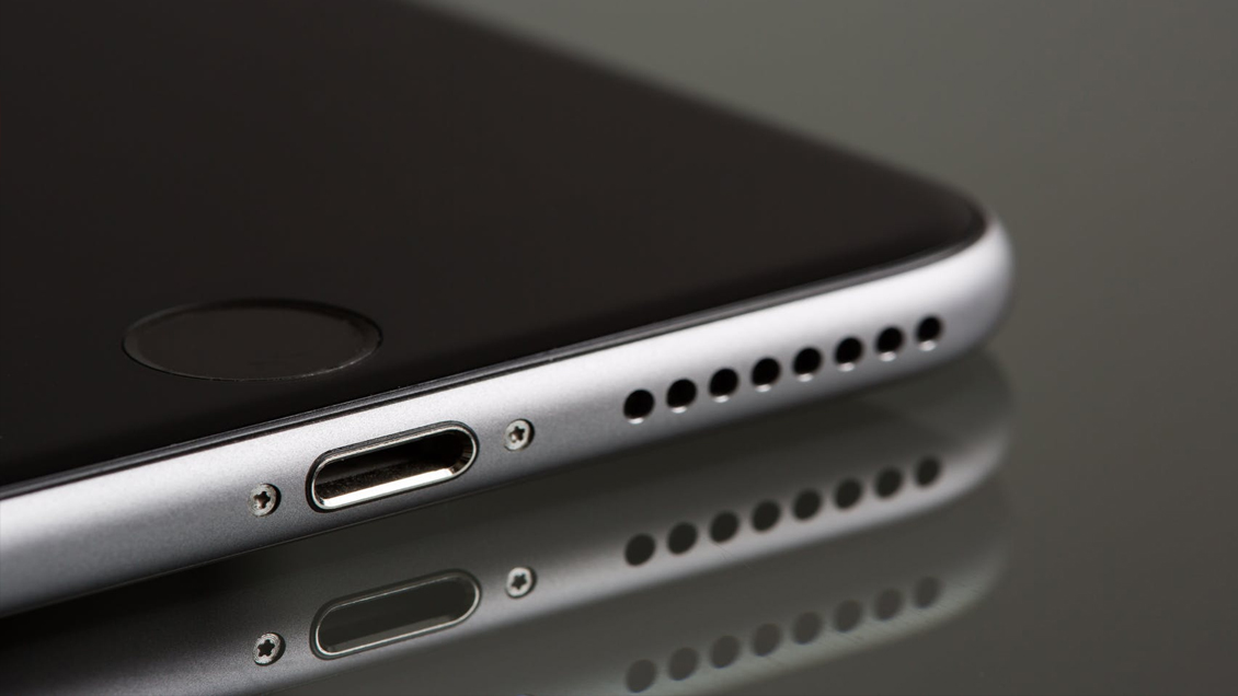 Millonario robo afectó a tienda de telefonía en Mall Plaza Maipú