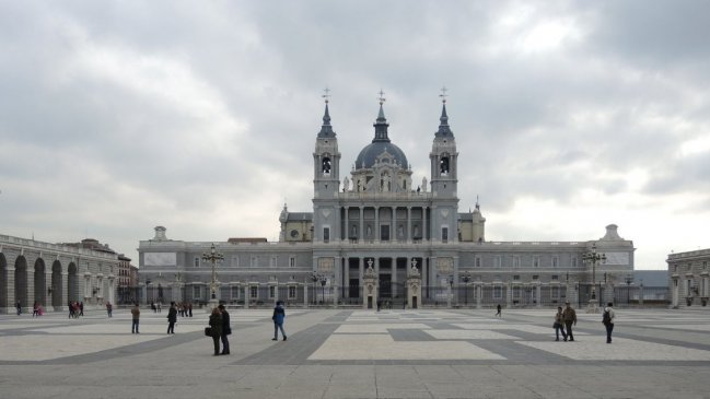 España y la Iglesia buscan fórmula para no enterrar a Franco en la catedral de Madrid