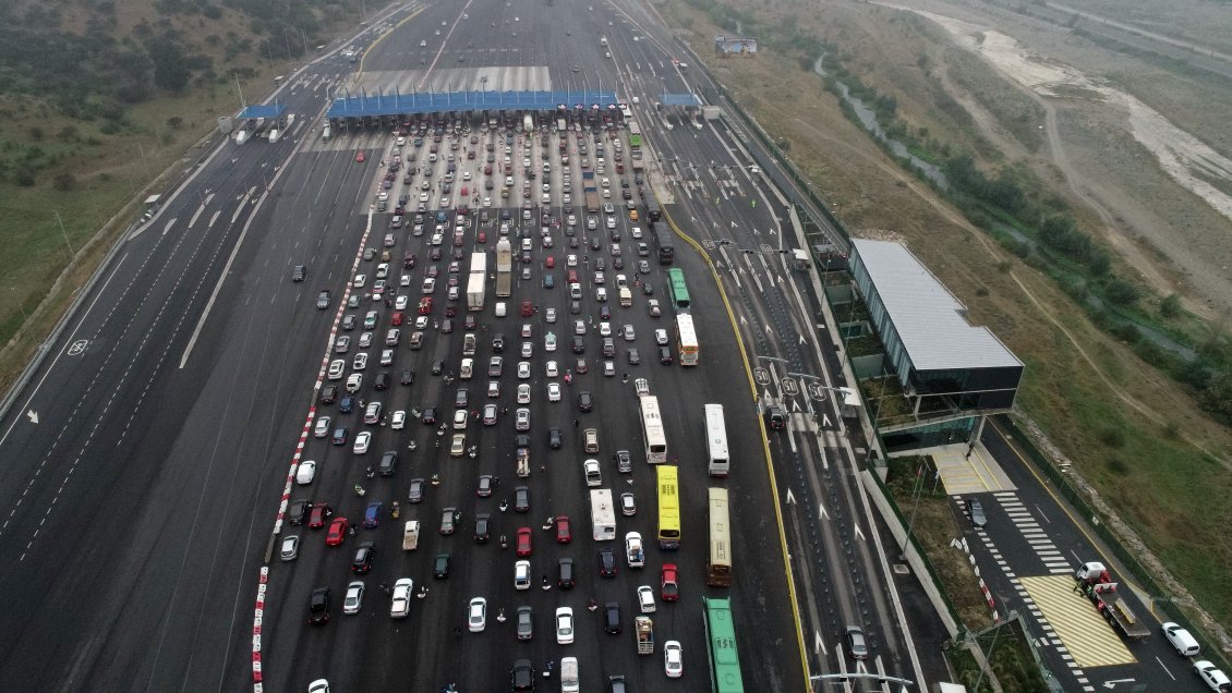 Las medidas de contingencia en las salidas de Santiago para este fin de semana largo