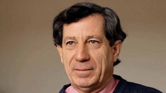 Gonzalo Rojas deja la PUC tras acusación de abuso de poder