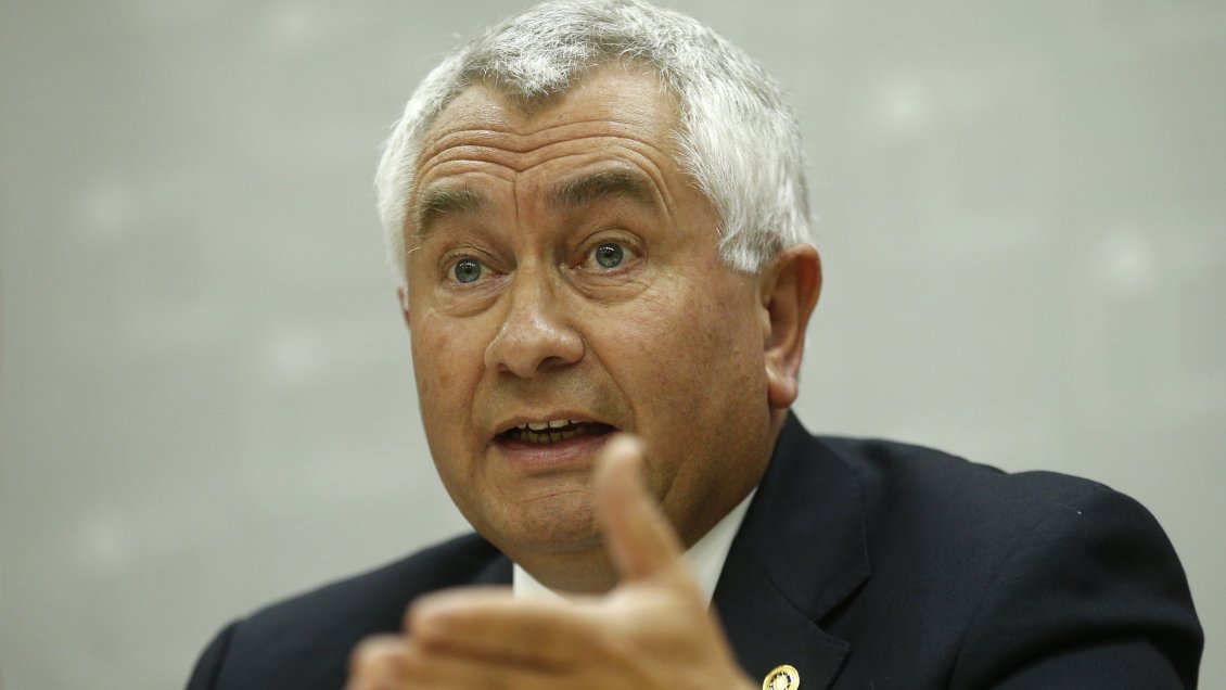 Enrique Paris pide, junto a isapres, 