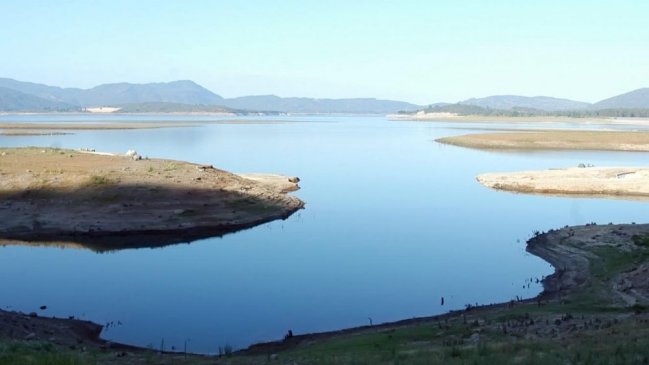 Maule: Programan vertimiento de excesos de agua en Embalse Colbún